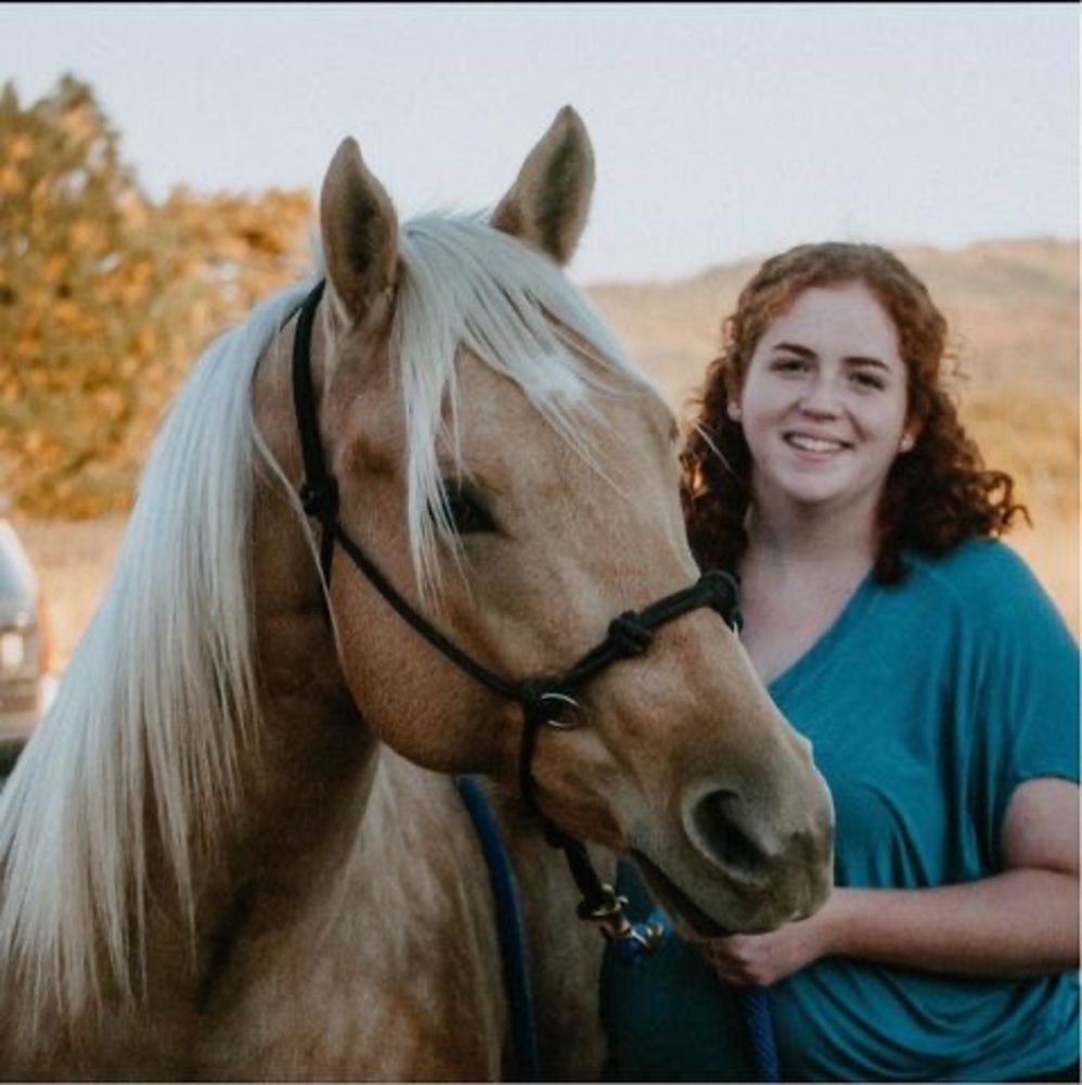 Meet your Posher, Madelaine